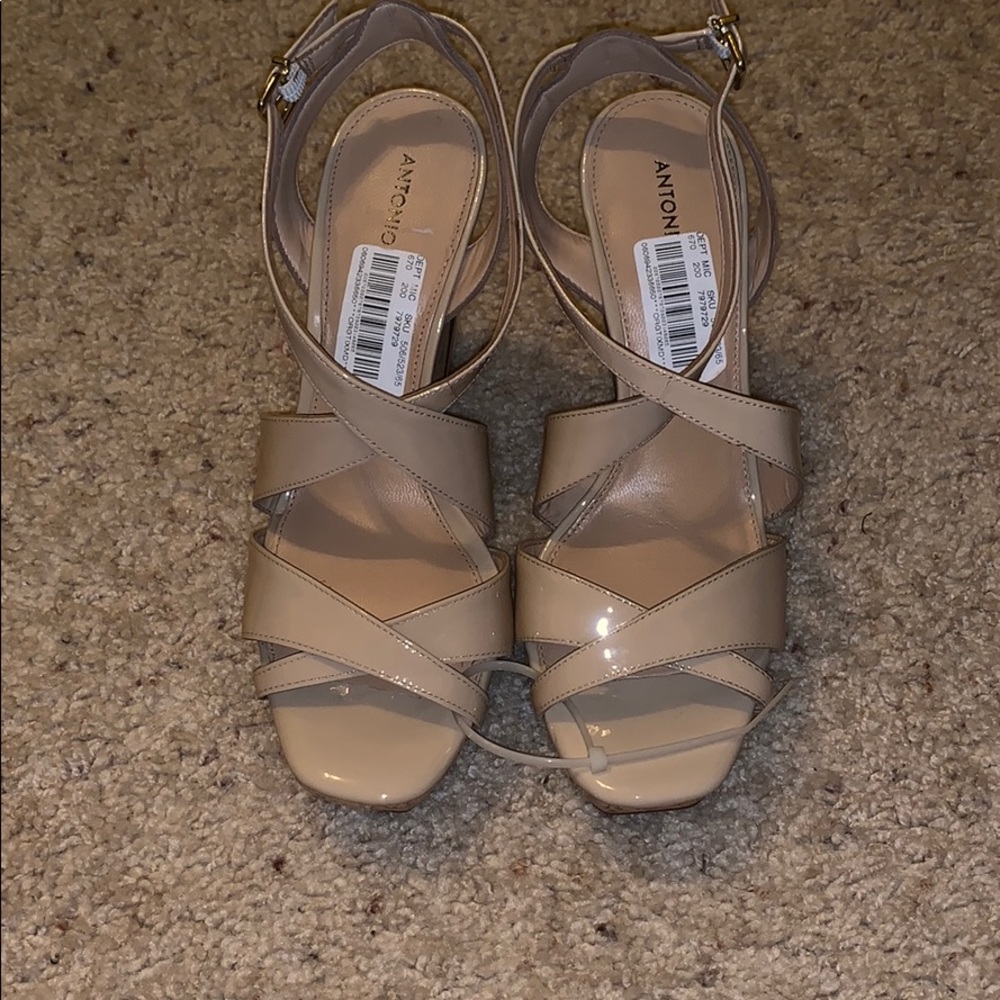 🔴SOLD!!! 🔴ANTONIO MELANI Wedges *NEVER WORN*